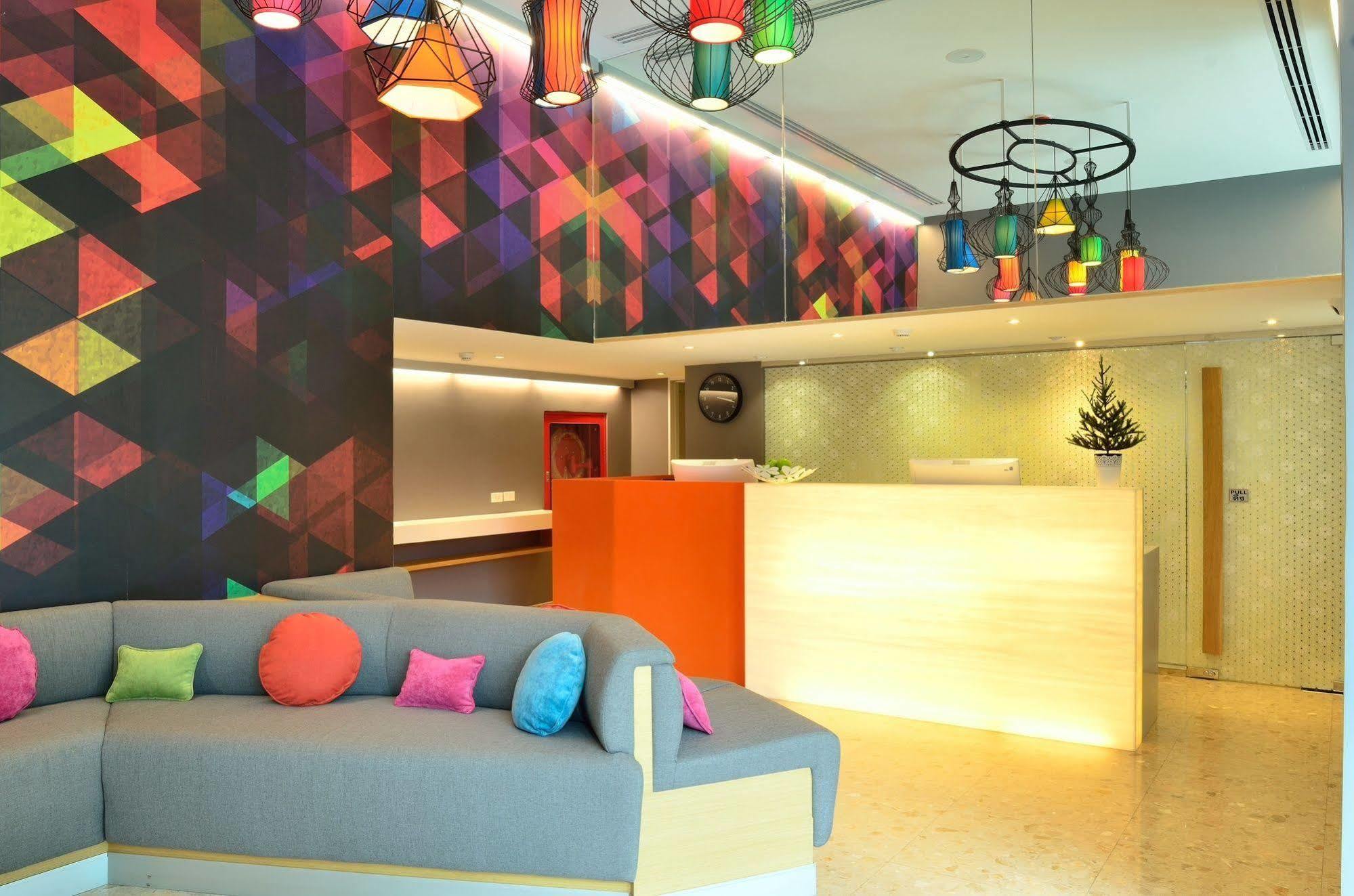 Bizotel Premier Hotel & Residence Бангкок Экстерьер фото