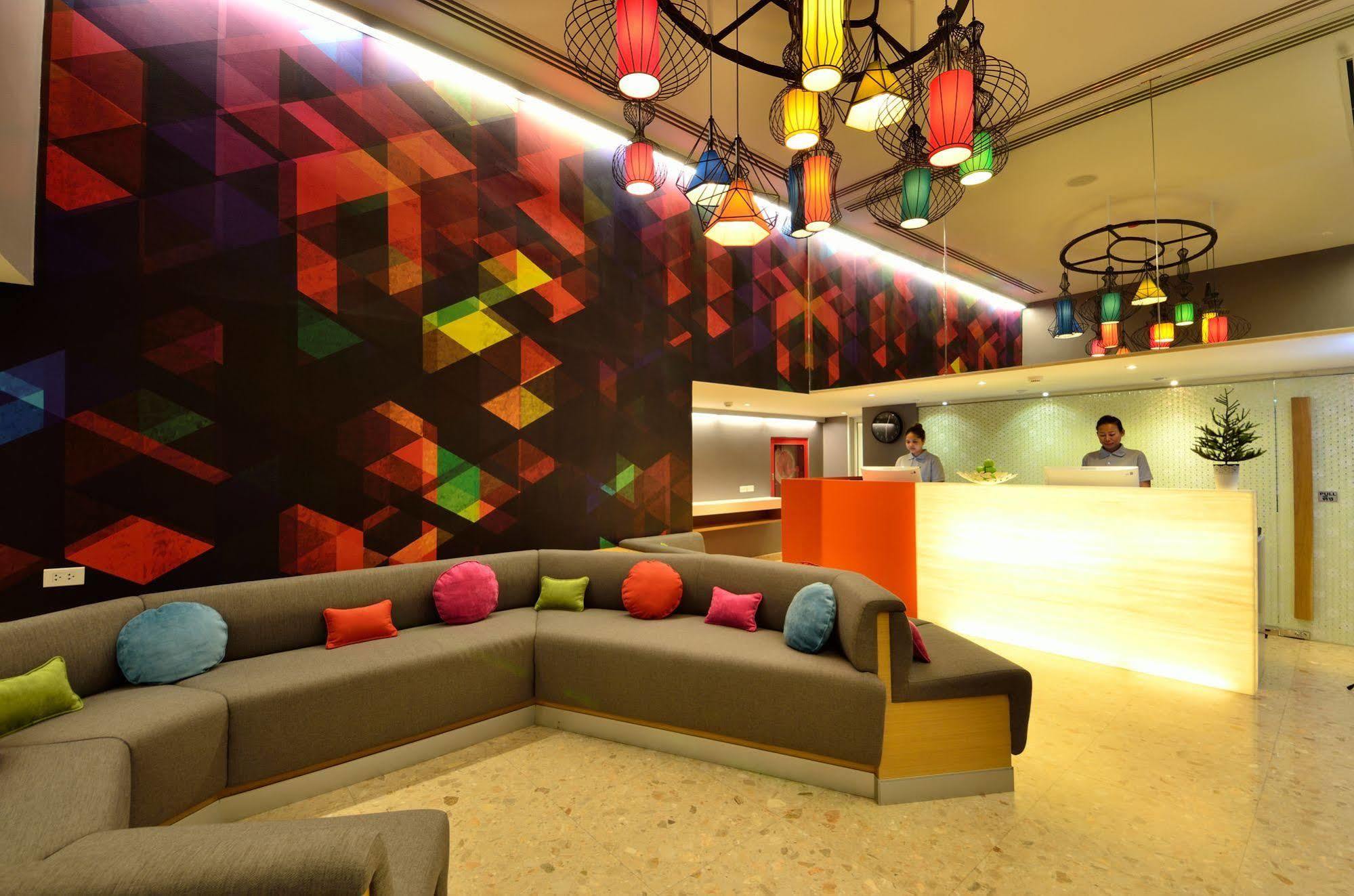 Bizotel Premier Hotel & Residence Бангкок Экстерьер фото