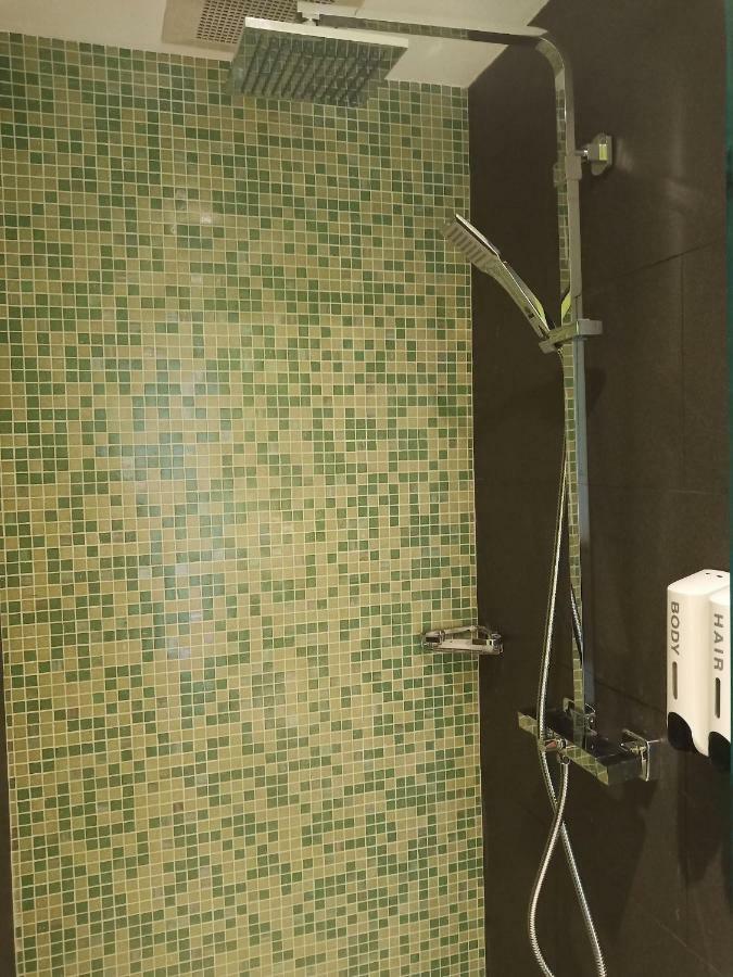 Bizotel Premier Hotel & Residence Бангкок Экстерьер фото